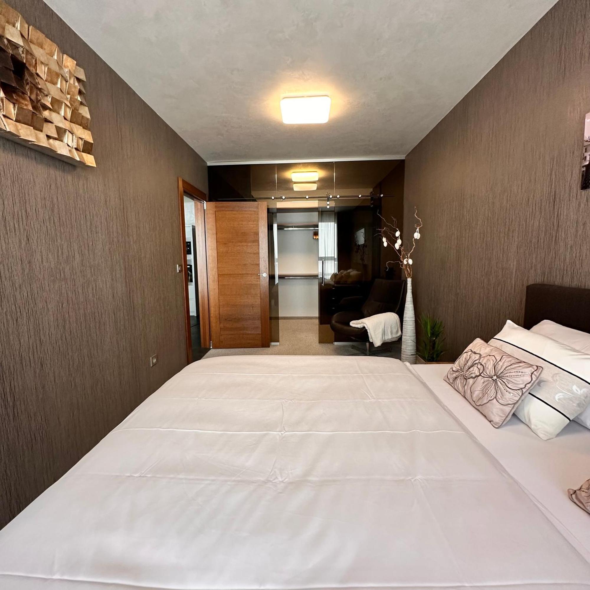 Apartman Leonardo - City Center Trnava Exterior foto
